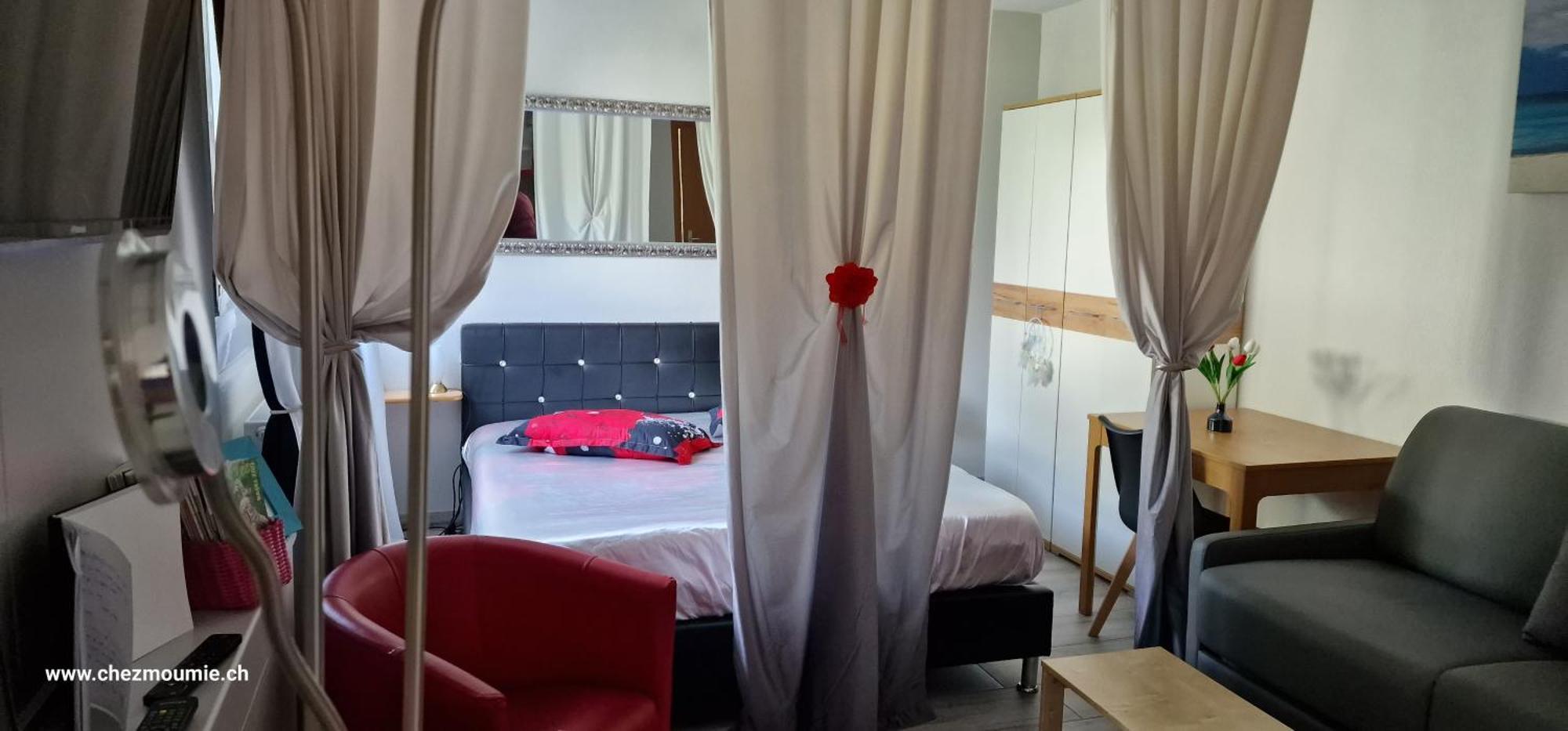 At Moumie Studio Furnished Quiet Place Parking And Jacuzzi And Pool Otel La Grande-Beroche Dış mekan fotoğraf